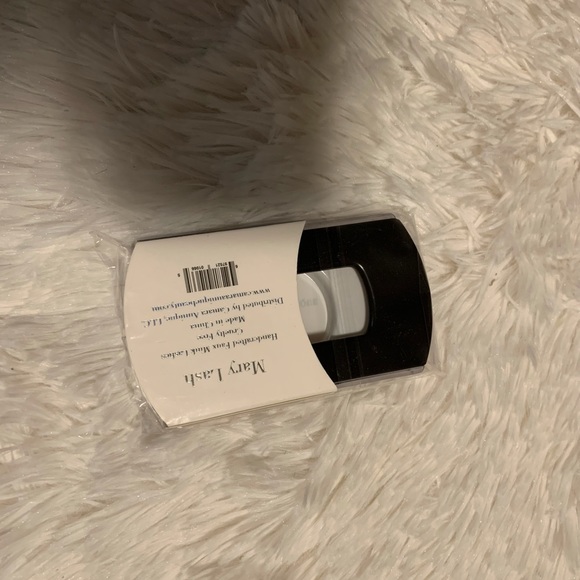 Eyelashes - Picture 2 of 2